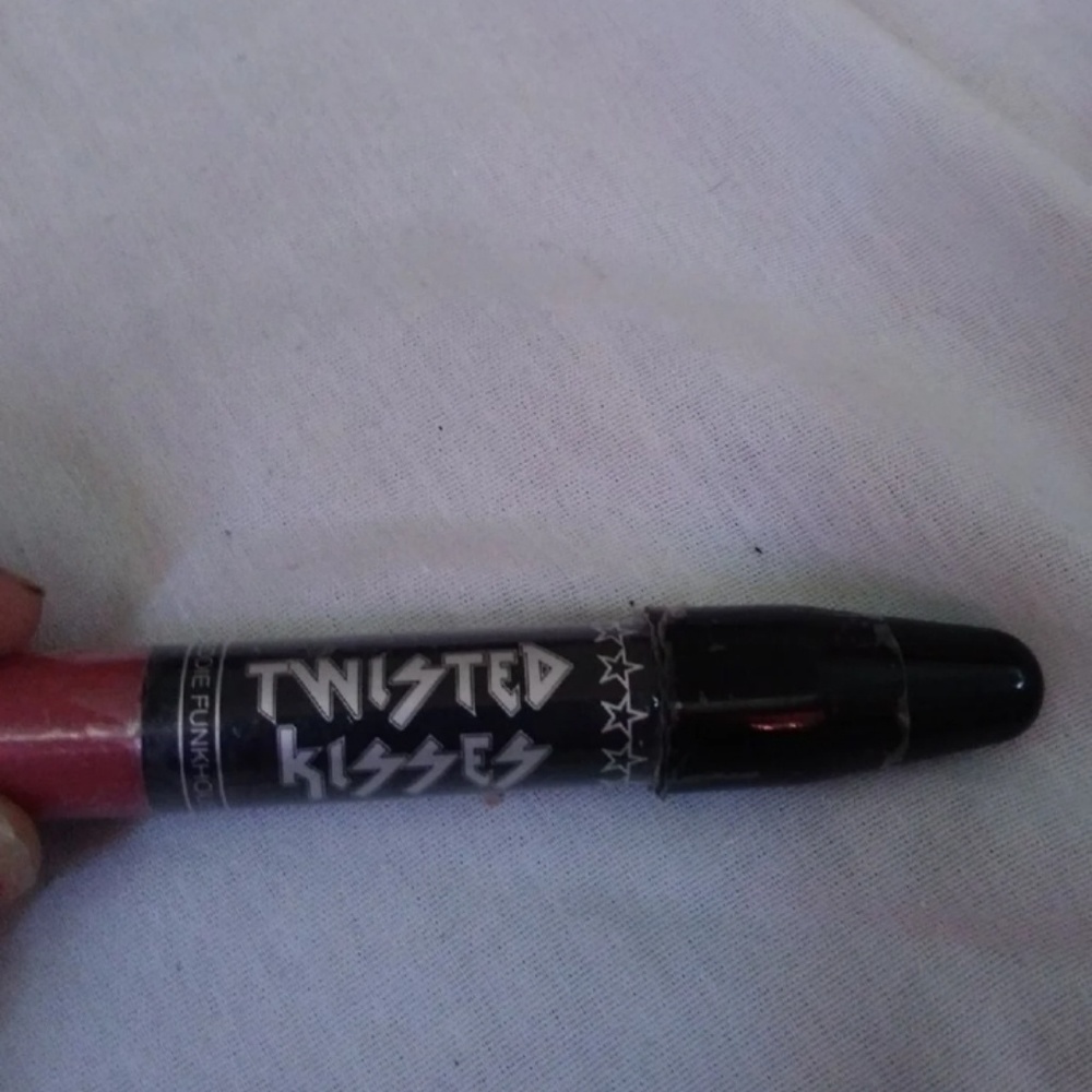 Eddie funkhouser twisted kisses